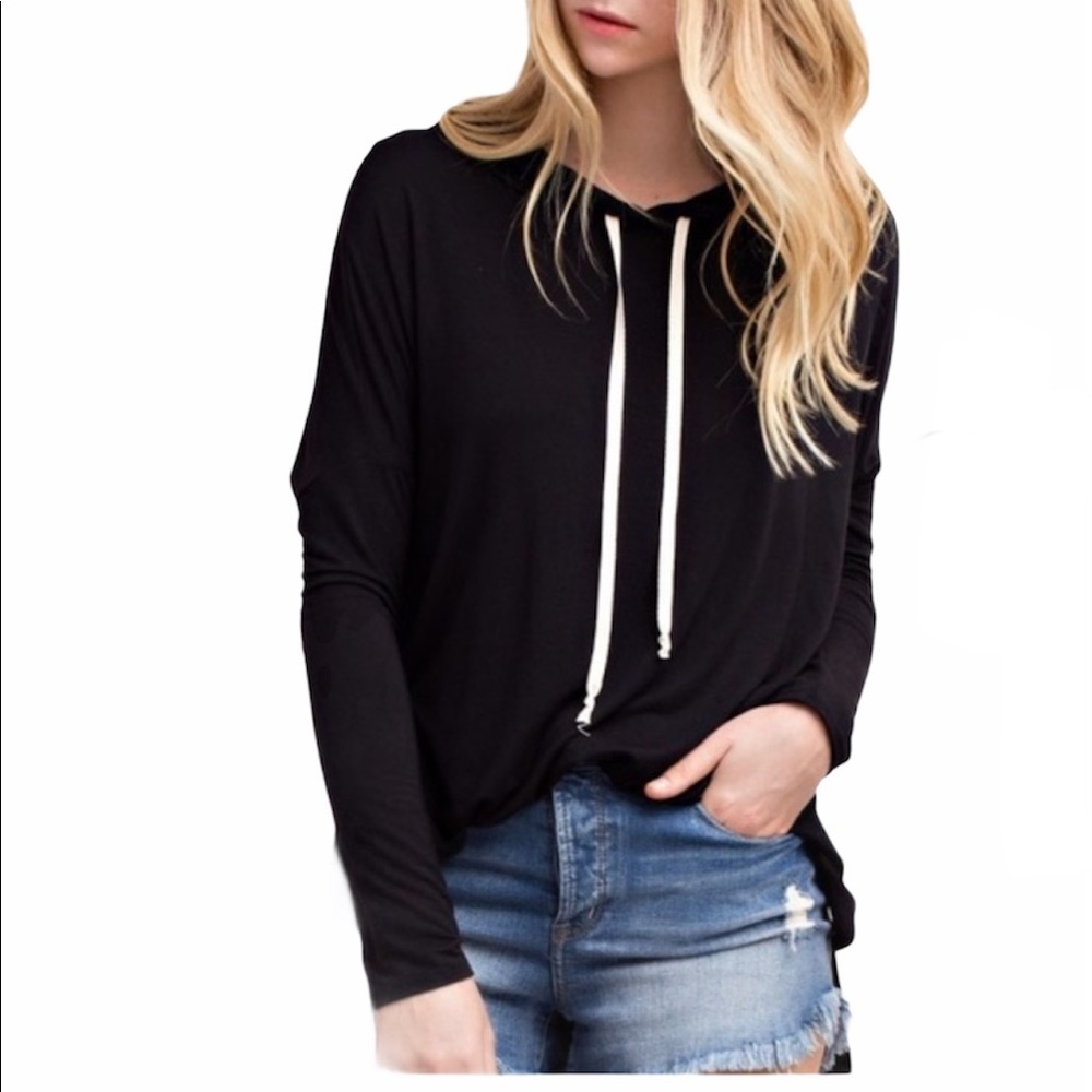 ✨2 LEFT • Black Drawstring Hoodie